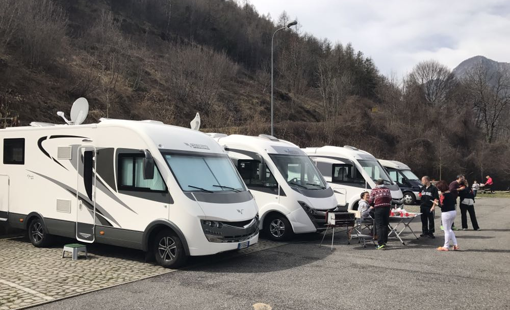 compagnons de voyage pour partir en vacances en camping-car