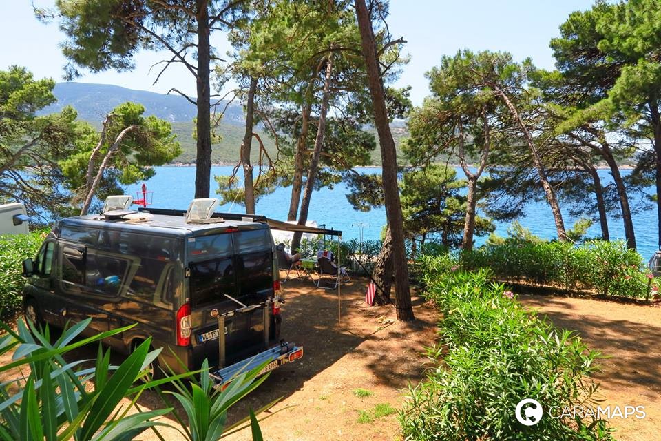 La primavera non è ancora arrivata e il sole non è sempre lì. Quindi se non vai in viaggio ancora, ma vuoi sognare, scopriamo insieme i migliori film per viaggiare in camper!