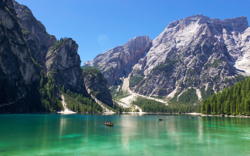 Visitez les plus beaux lacs des Dolomites en campingcar ! Caramaps