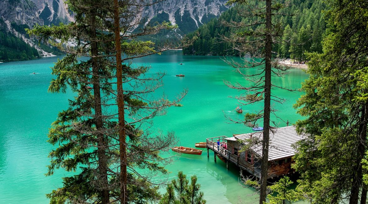 Visitez les plus beaux lacs des Dolomites en camping-car !