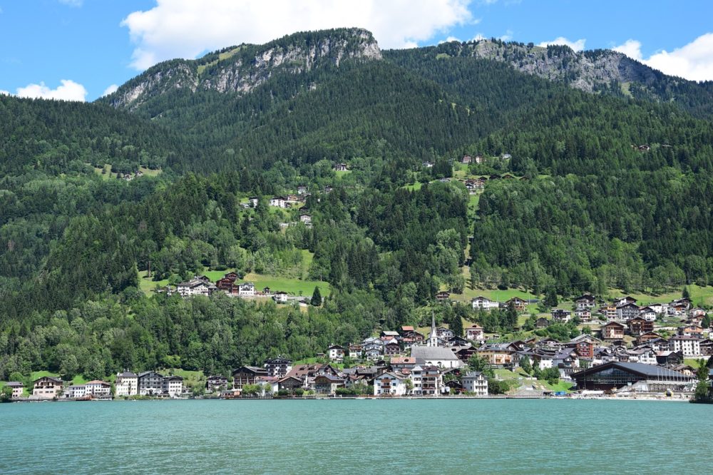 Visitez les plus beaux lacs des Dolomites en campingcar ! Caramaps