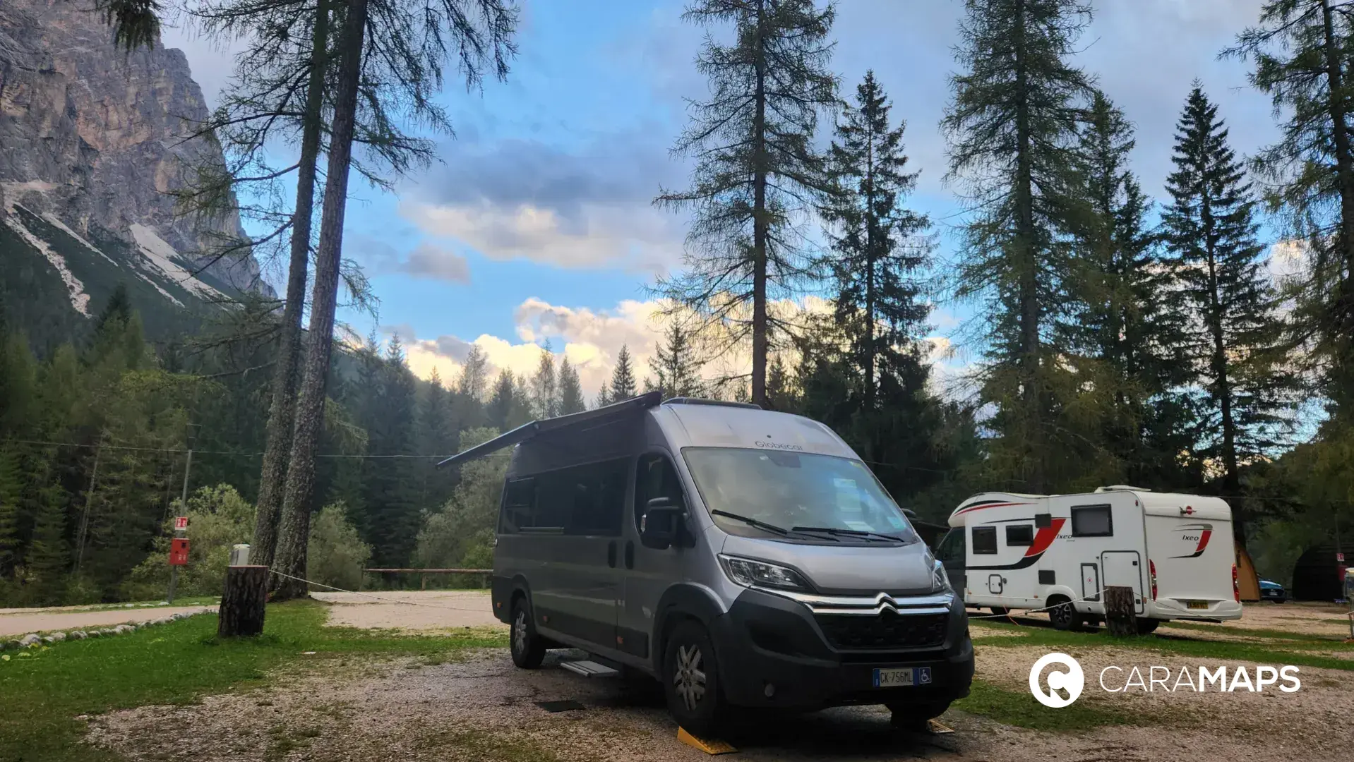 Photo CaraMaps en Italie. Camping-car dans le camping International Olympia
